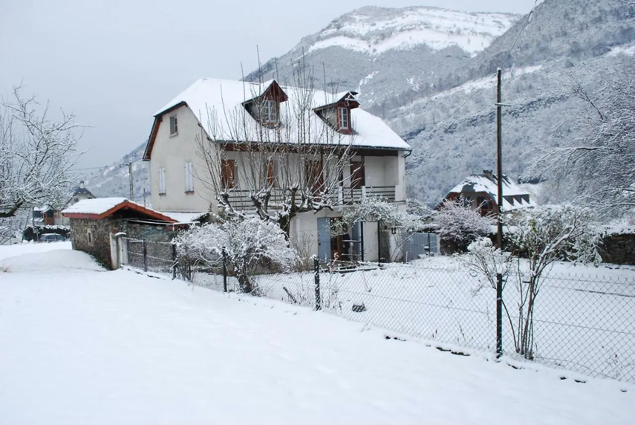 Maison Lacoste Campan Bed & Breakfast